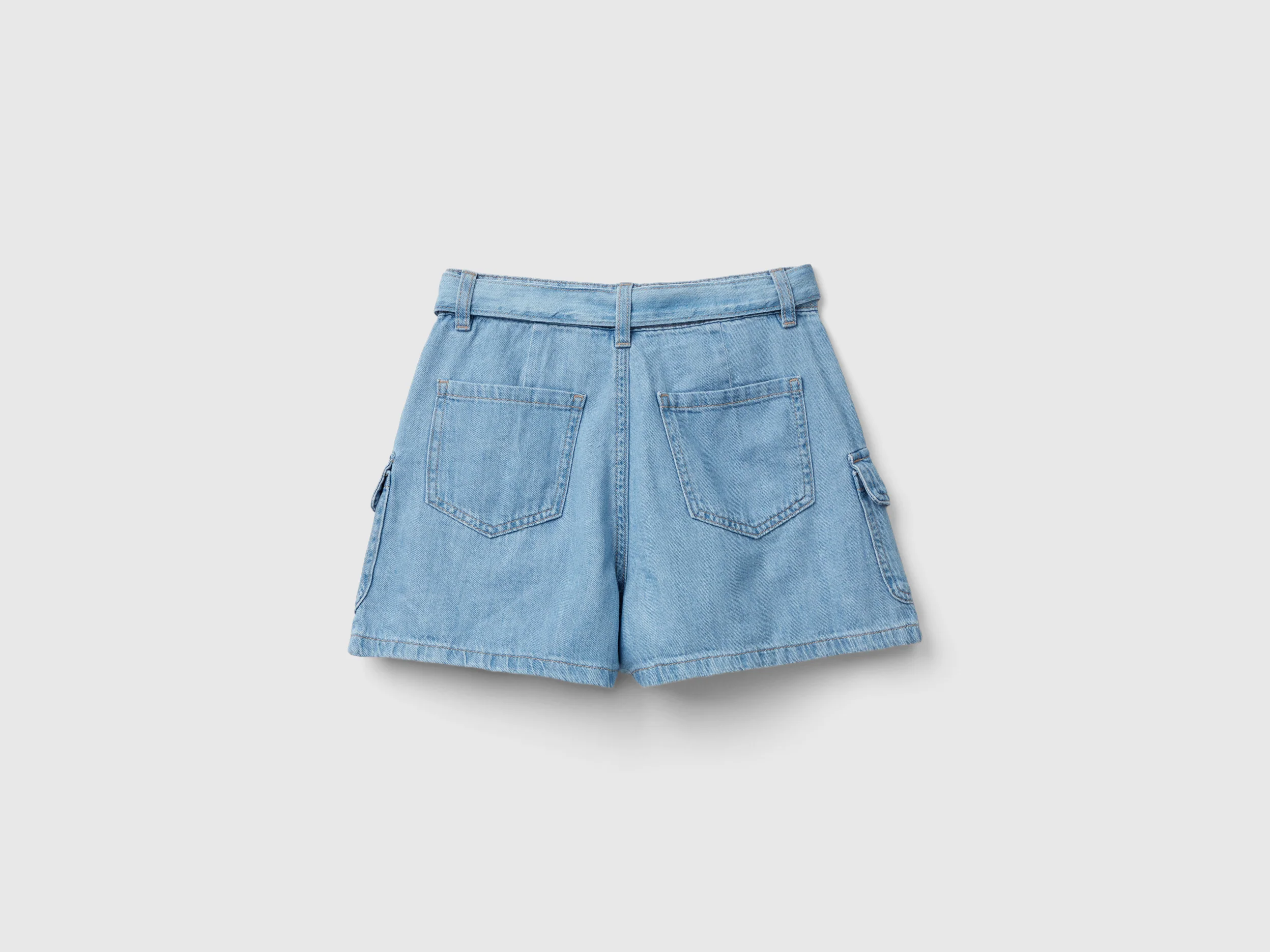 Bermuda cargo di jeans leggero - Image 2