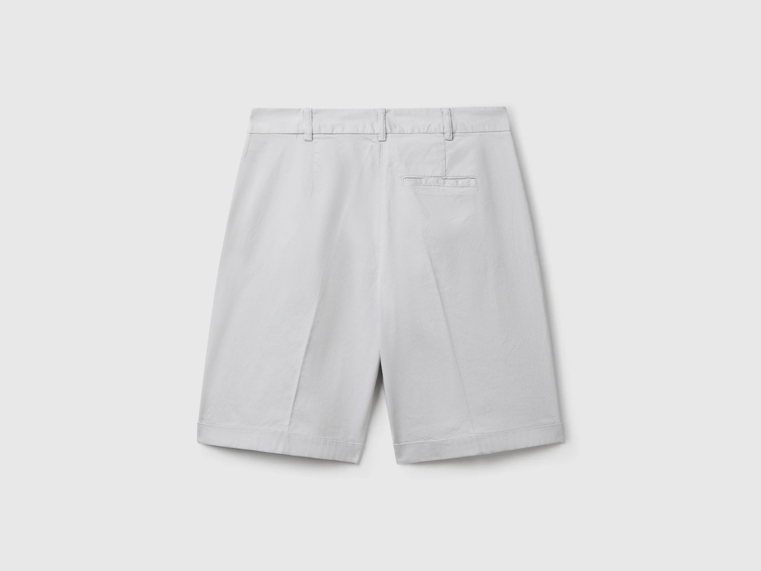 Bermuda con risvolto in cotone stretch - Image 2
