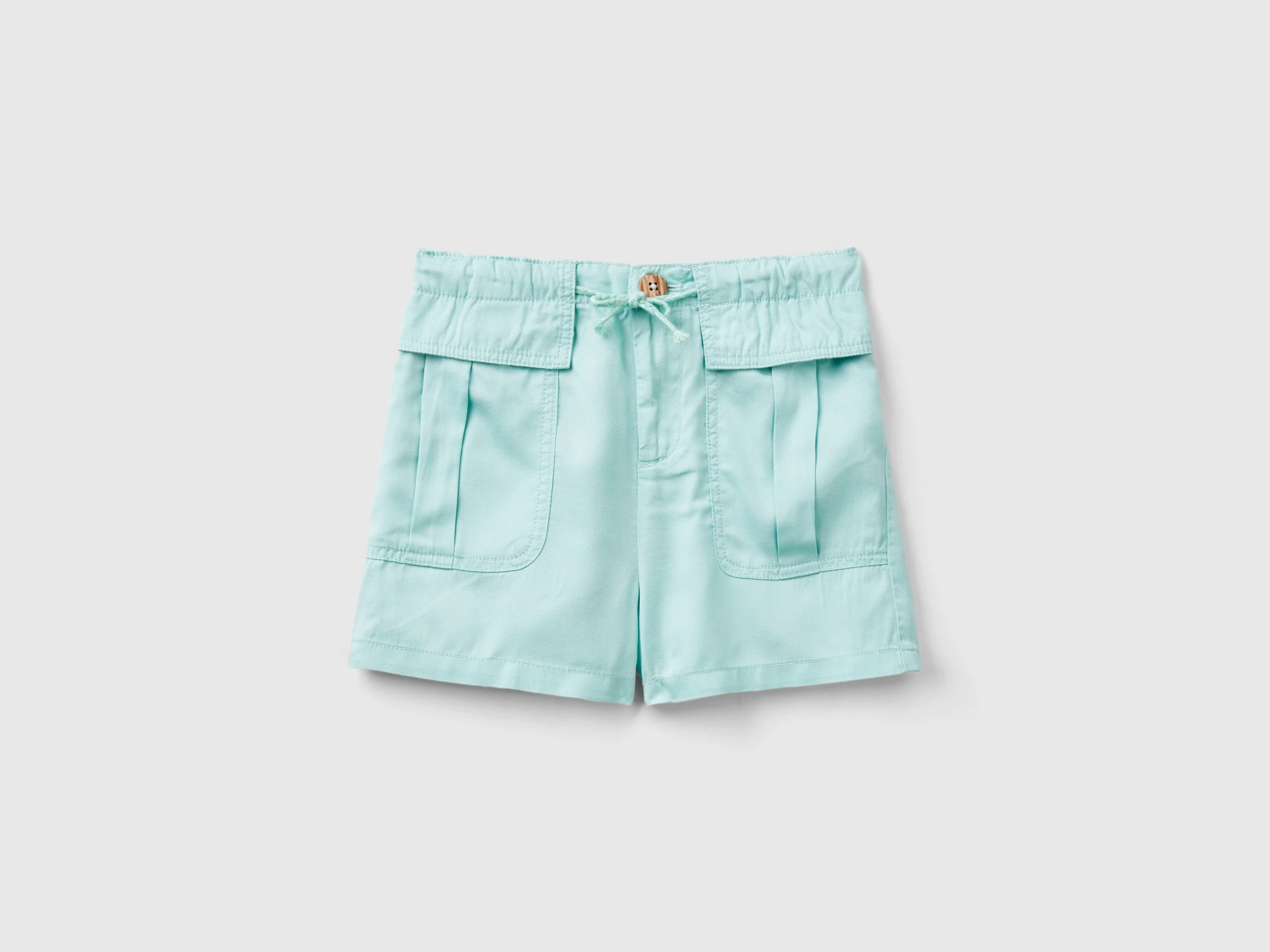 Bermuda fluidi con tasche