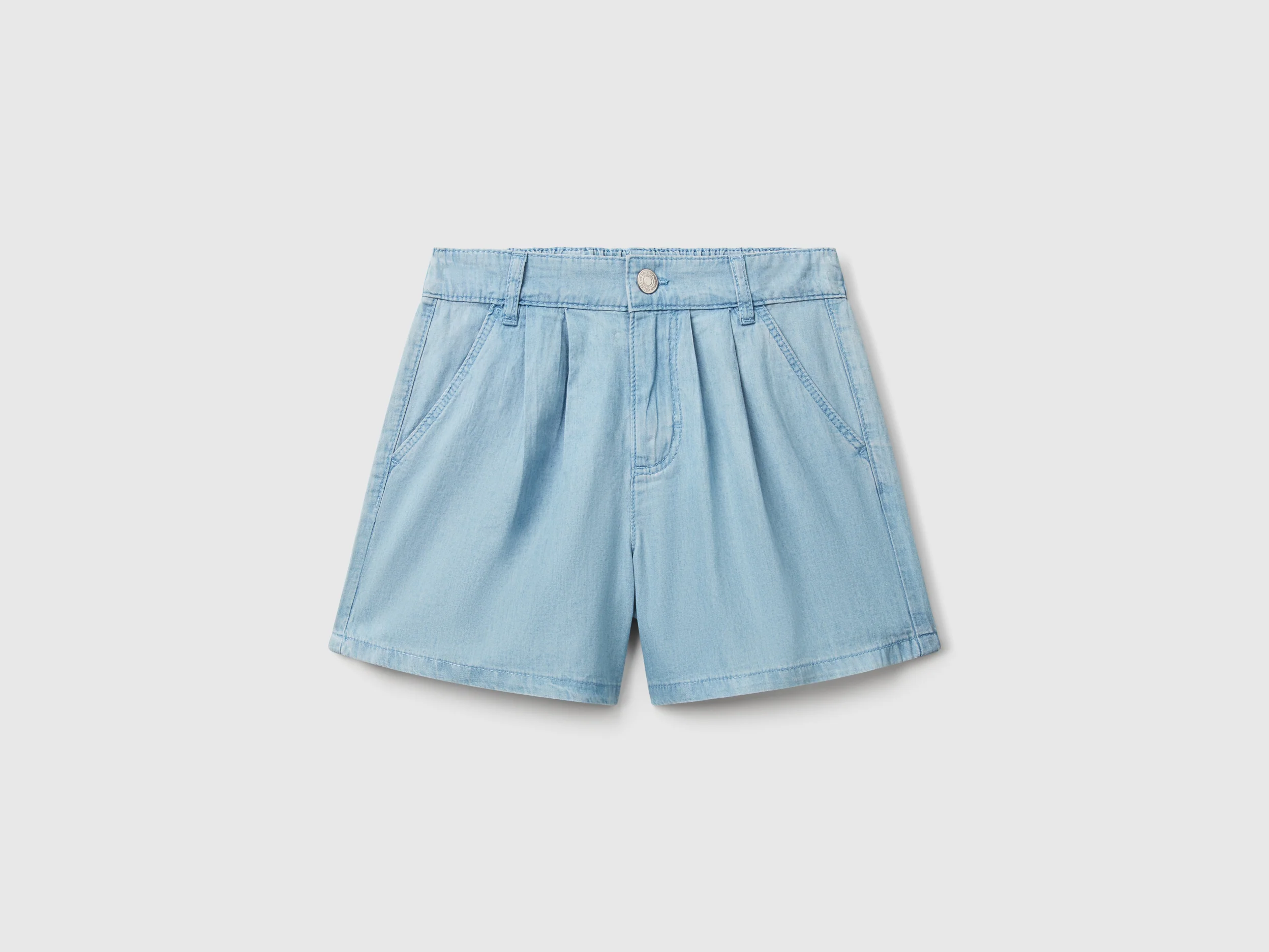 Bermuda in chambray