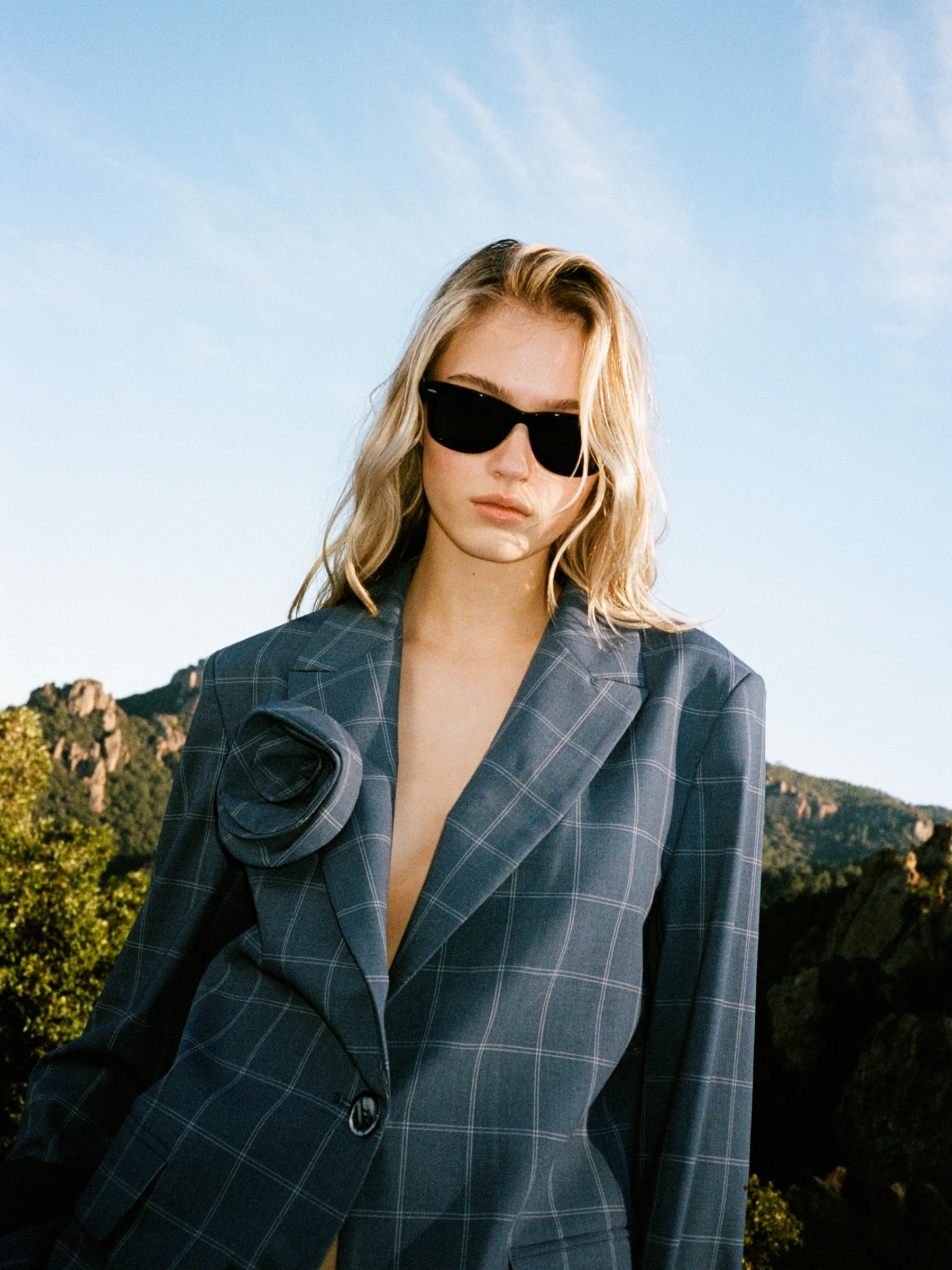 Blazer a quadri con spilla - Image 2