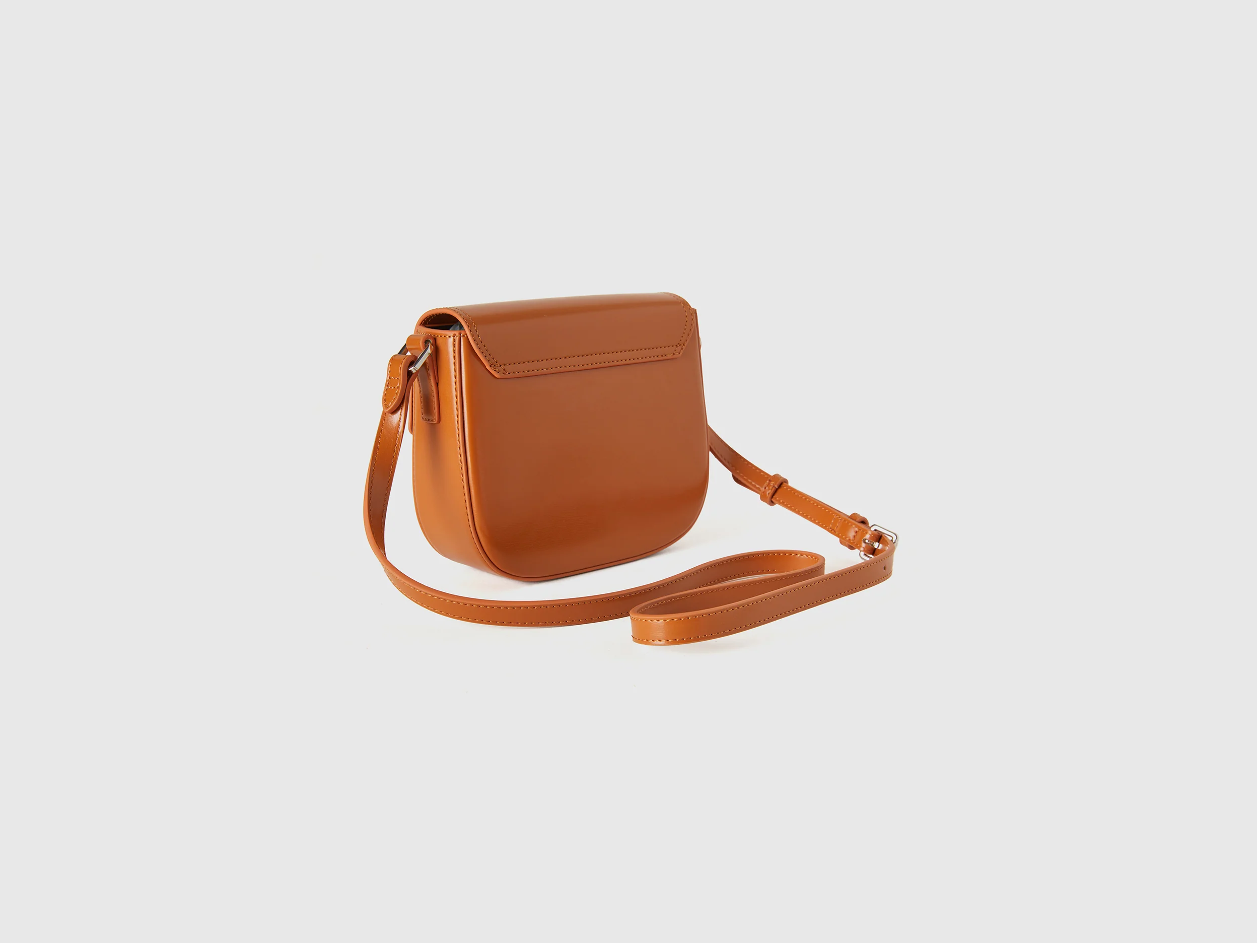 Borsa piccola a tracolla effetto vernice - Image 2