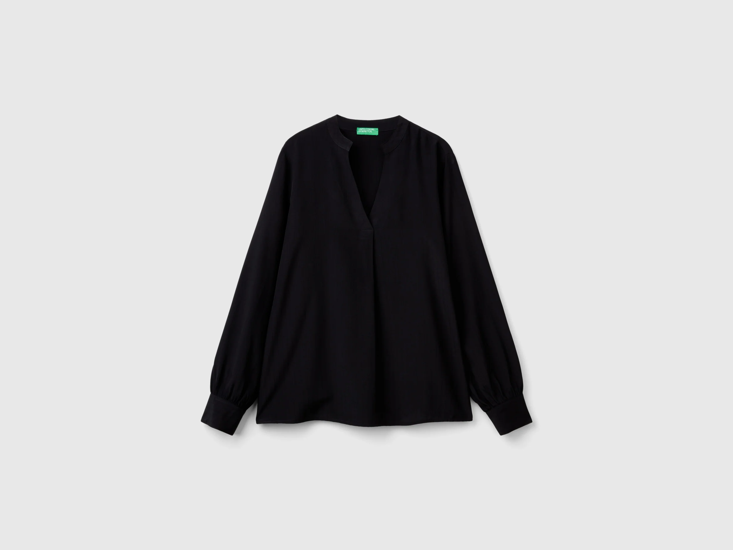 Camicia con scollo serafino