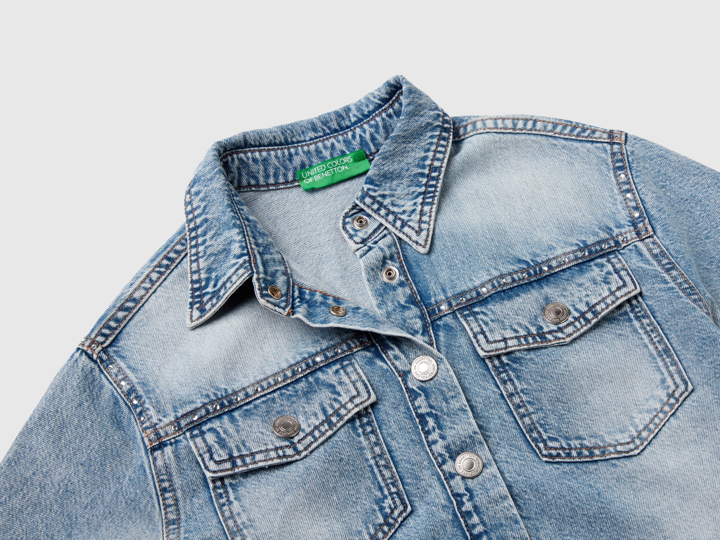 Camicia di jeans con strass - Image 3