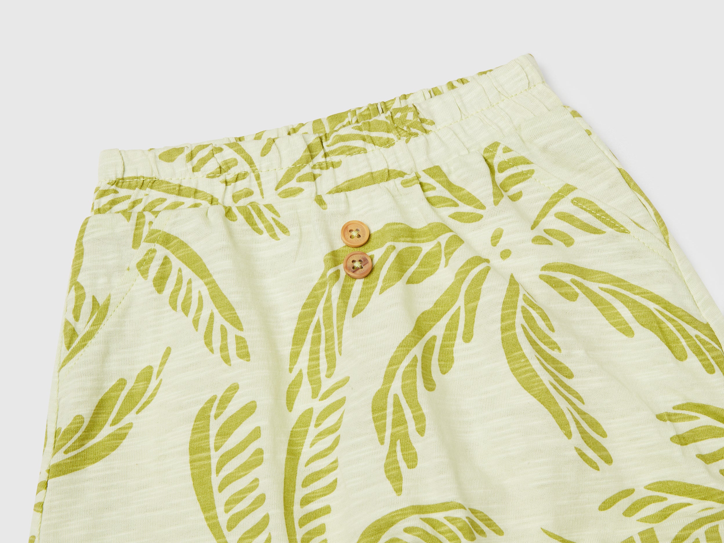 Completo leggero t-shirt e shorts - Image 4