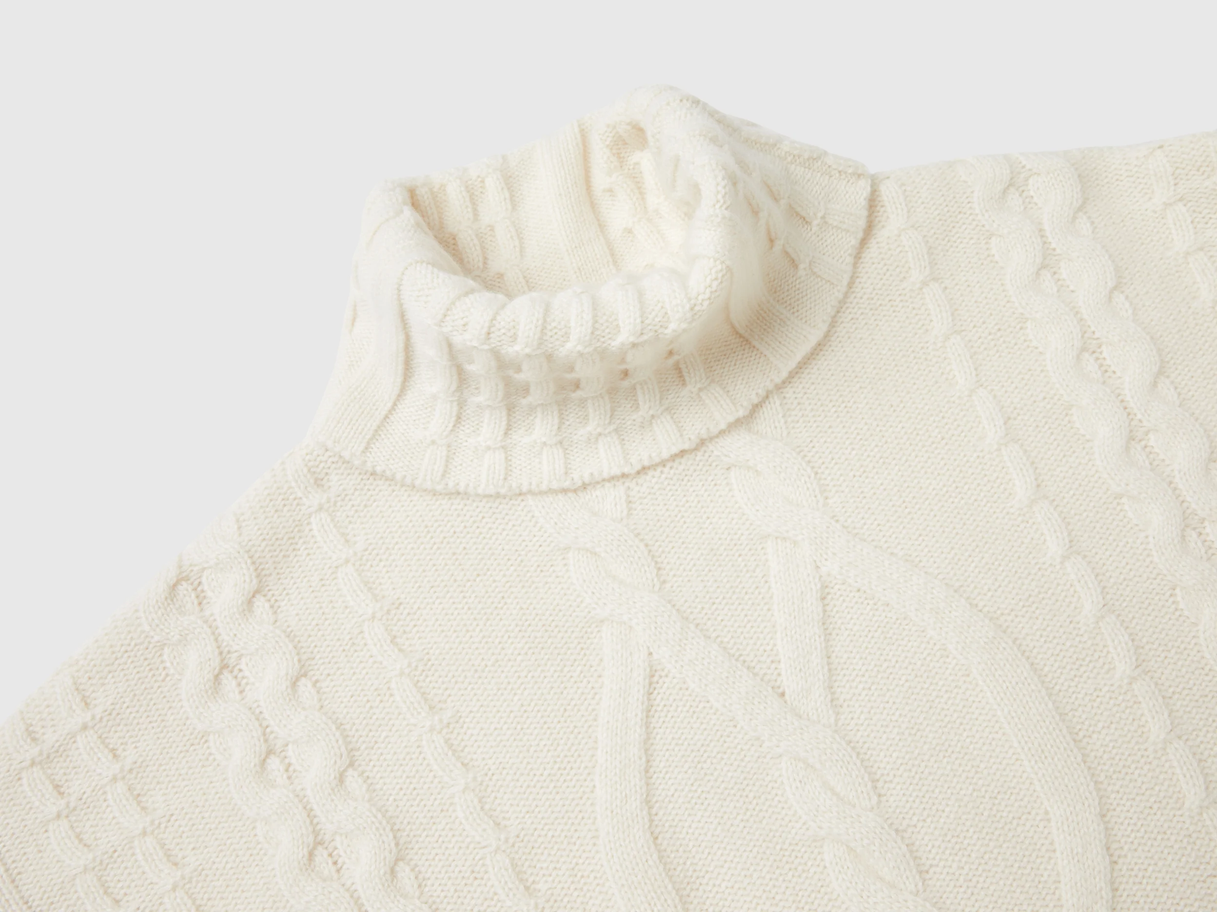Dolcevita con trecce in puro cashmere - Image 3