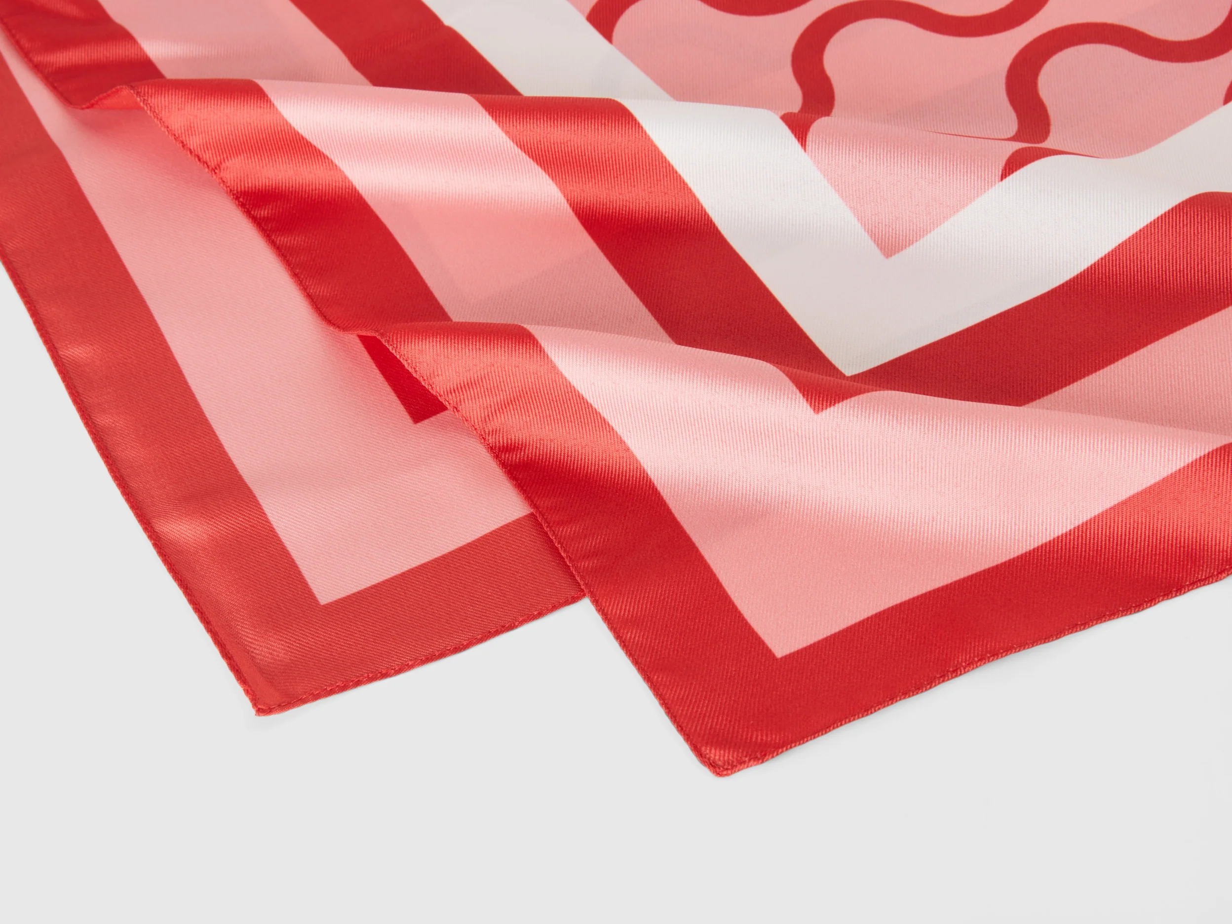 Foulard e rosso con stampa fantasia - Image 2