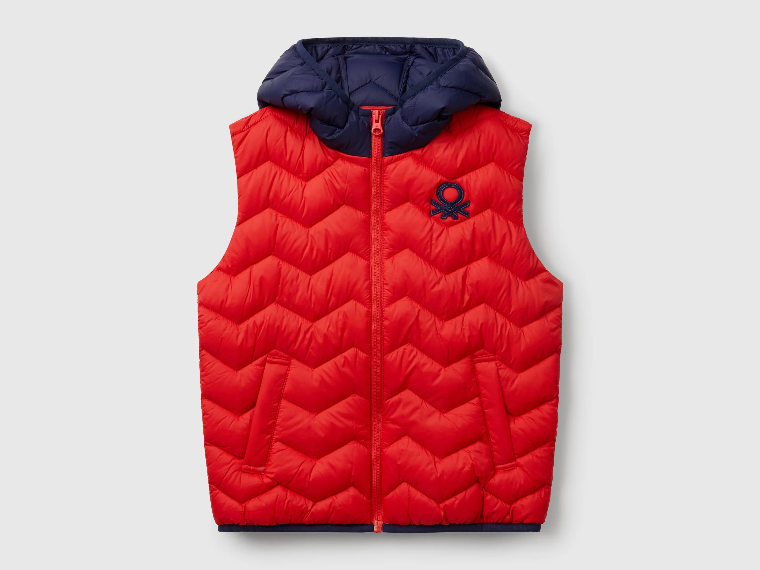 Gilet imbottito con cappuccio