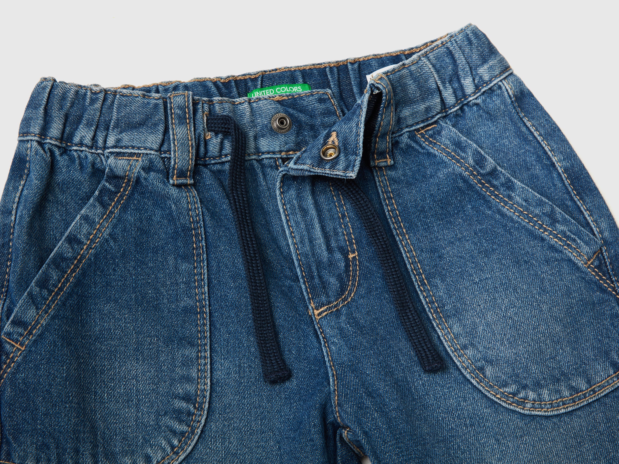 Jeans 100% cotone con maxi tasche - Image 3
