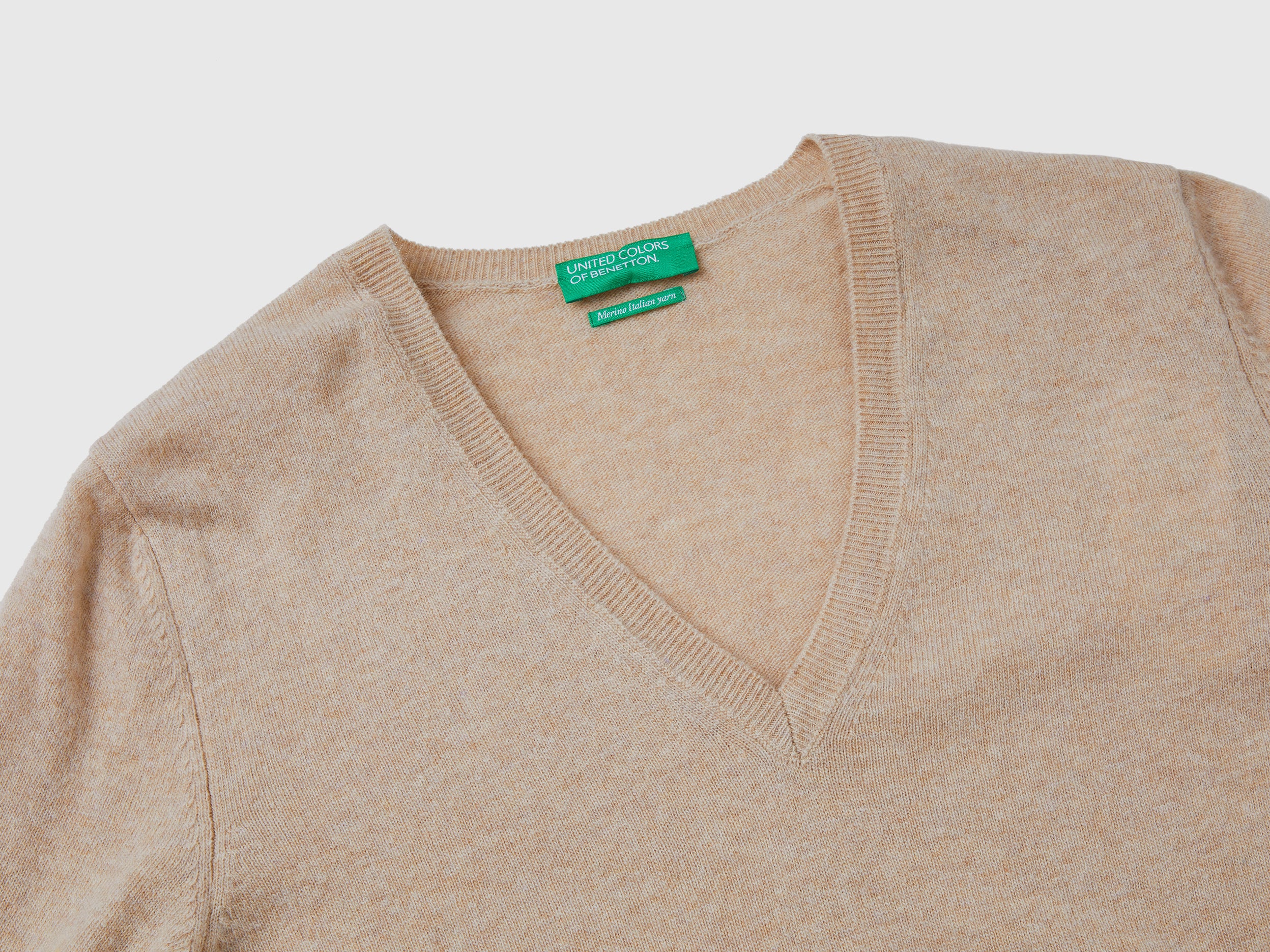 Maglia con scollo a V in pura lana Merino - Image 3