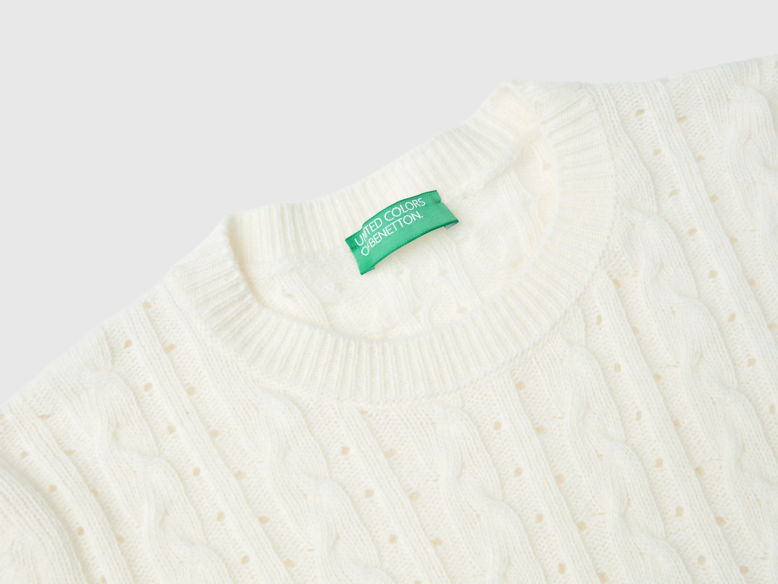 Maglia cropped con trecce e trafori - Image 3