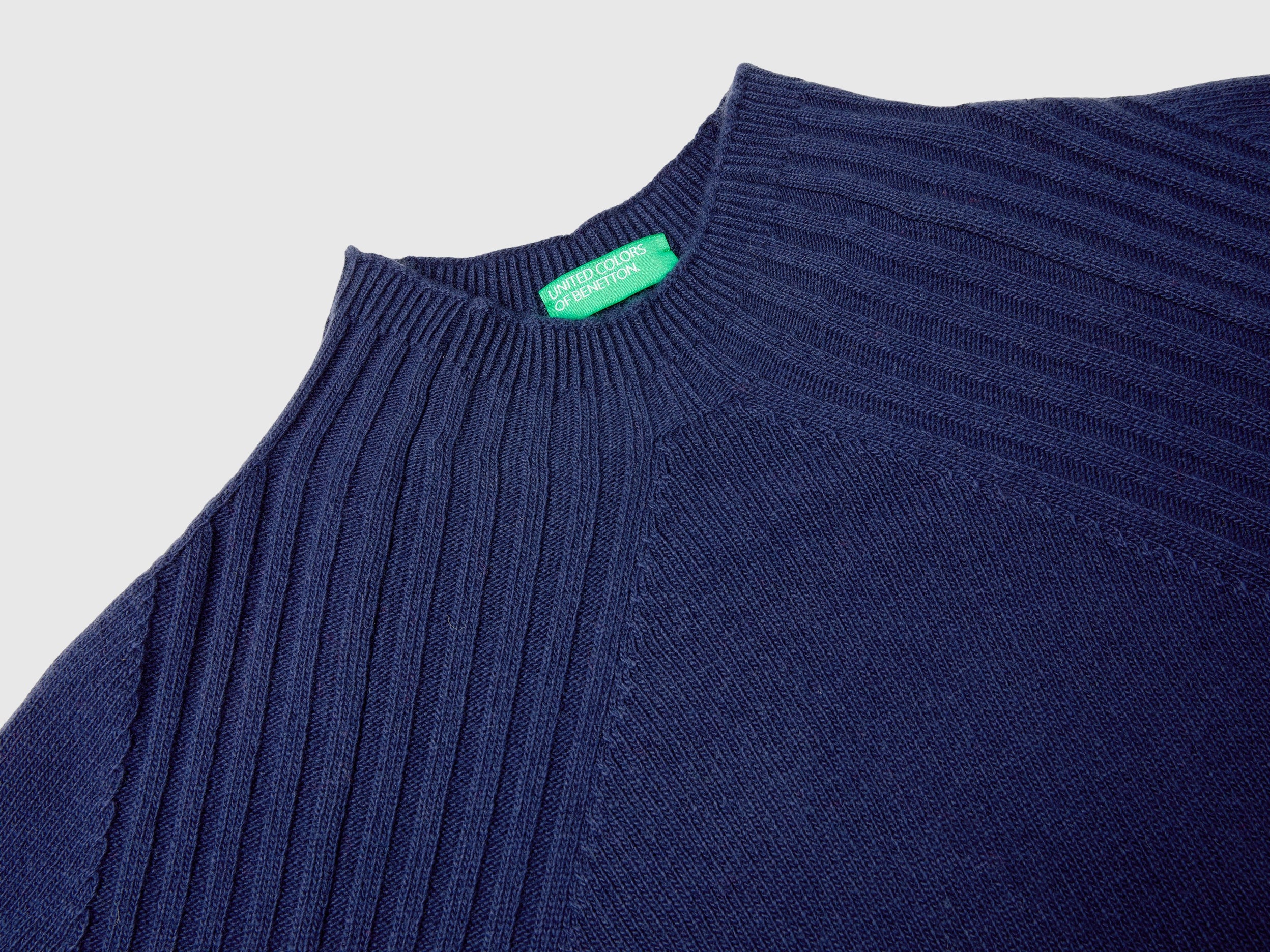 Maglia lupetto con spacchi - Image 3