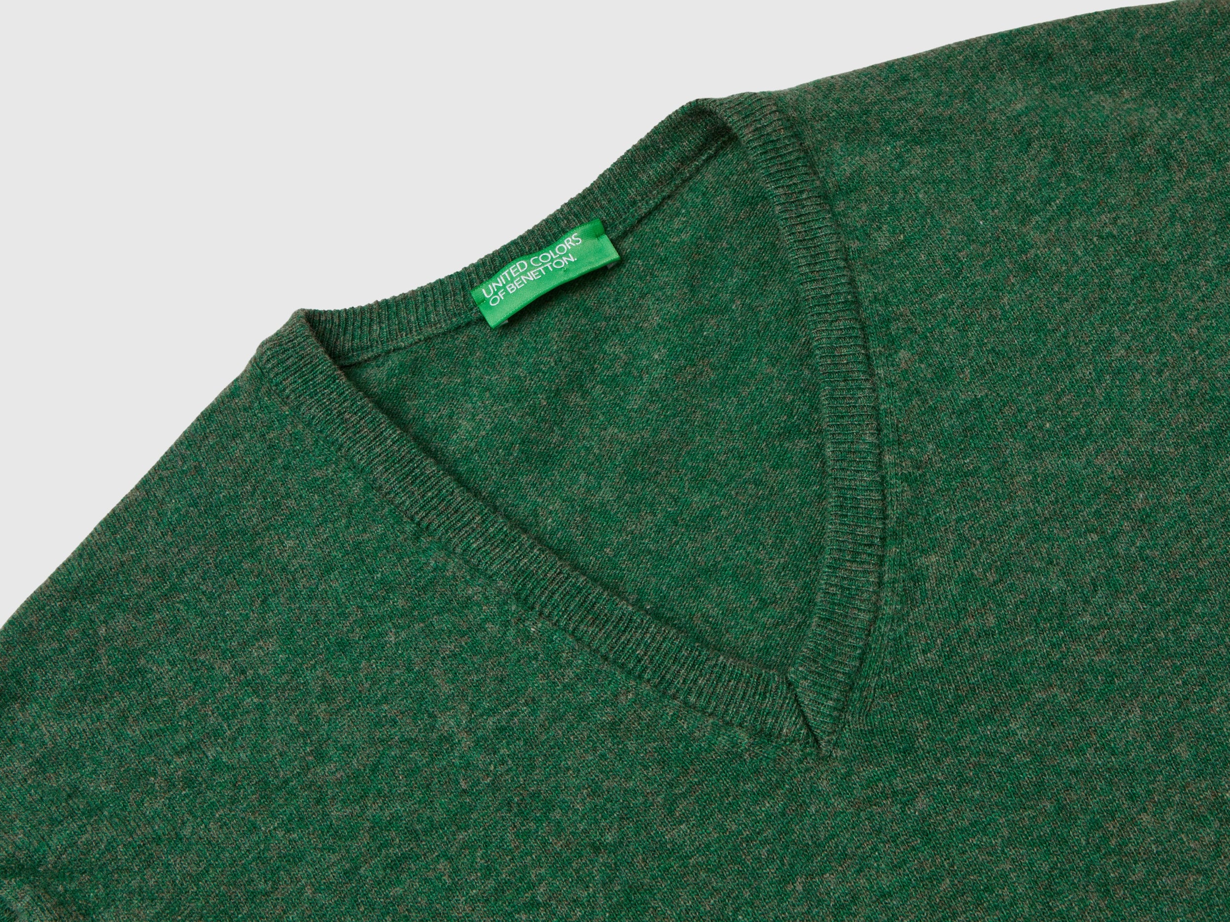 Maglia scollo a V mélange in pura lana Merino - Image 3