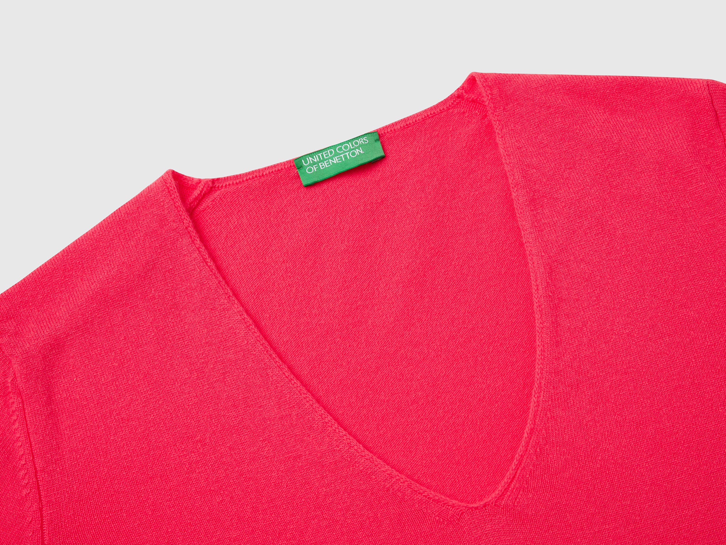 Maglione con scollo a V in pura lana Merino - Image 3