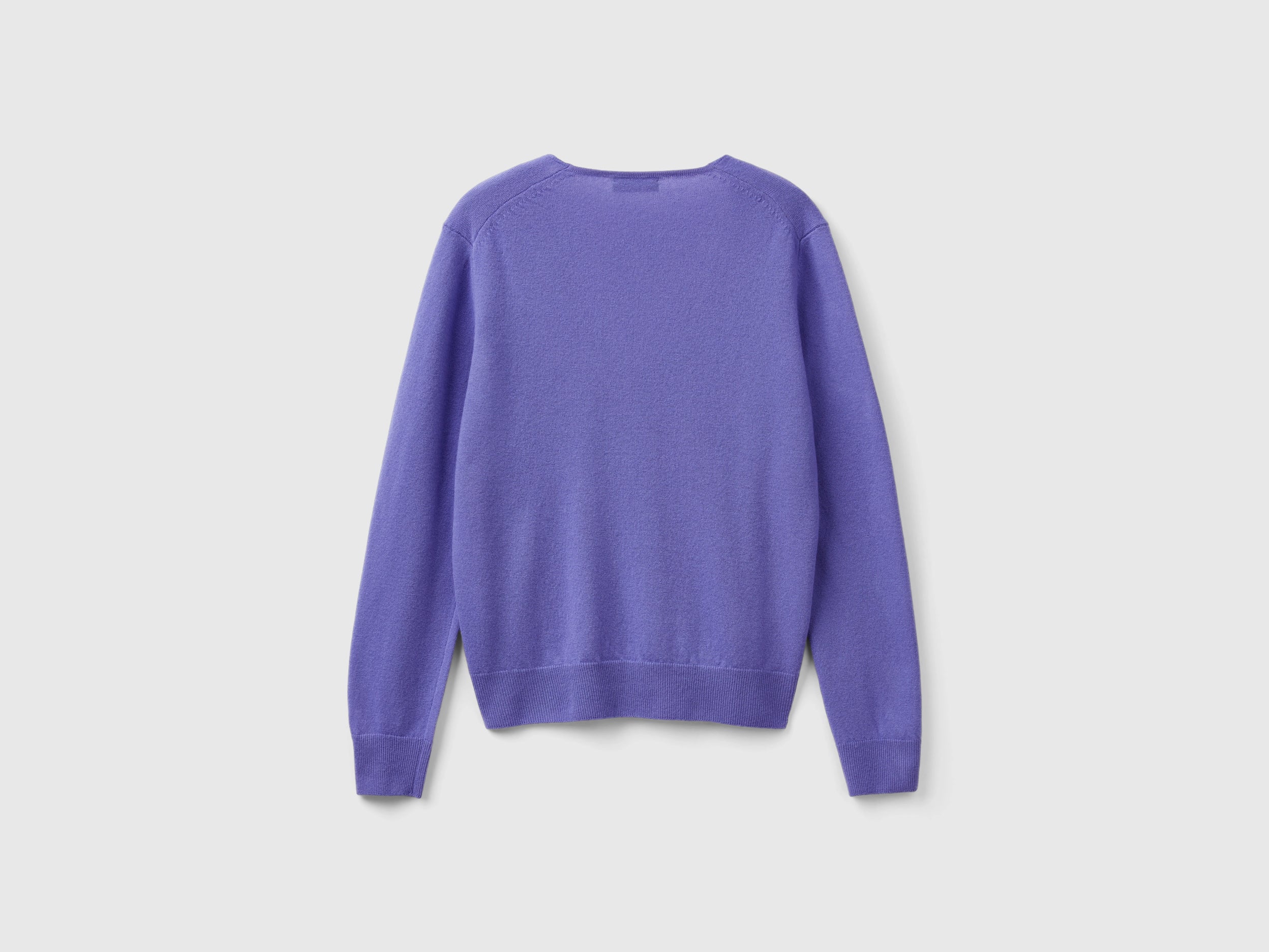 Maglione con scollo a V in pura lana Merino - Image 2