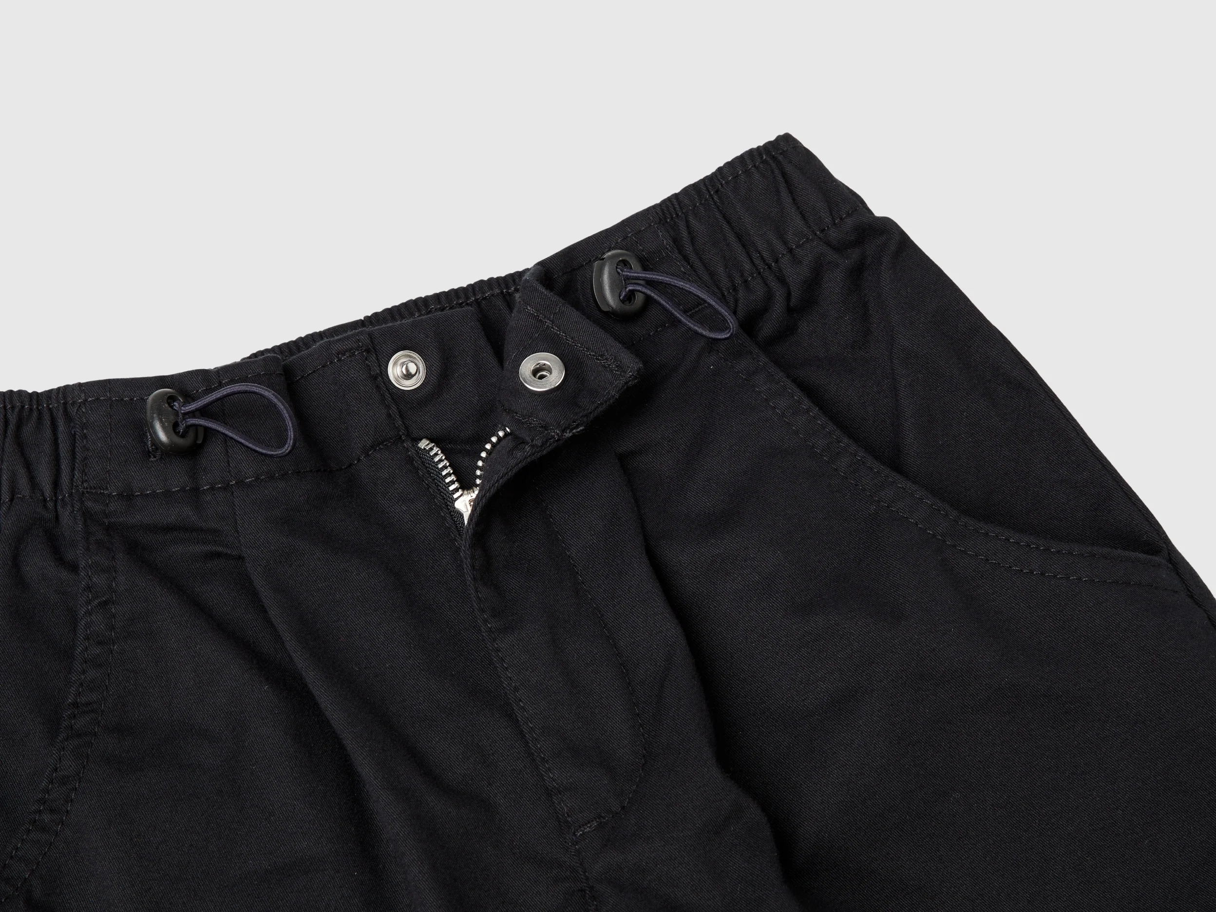 Pantaloni cargo in cotone stretch - Image 3