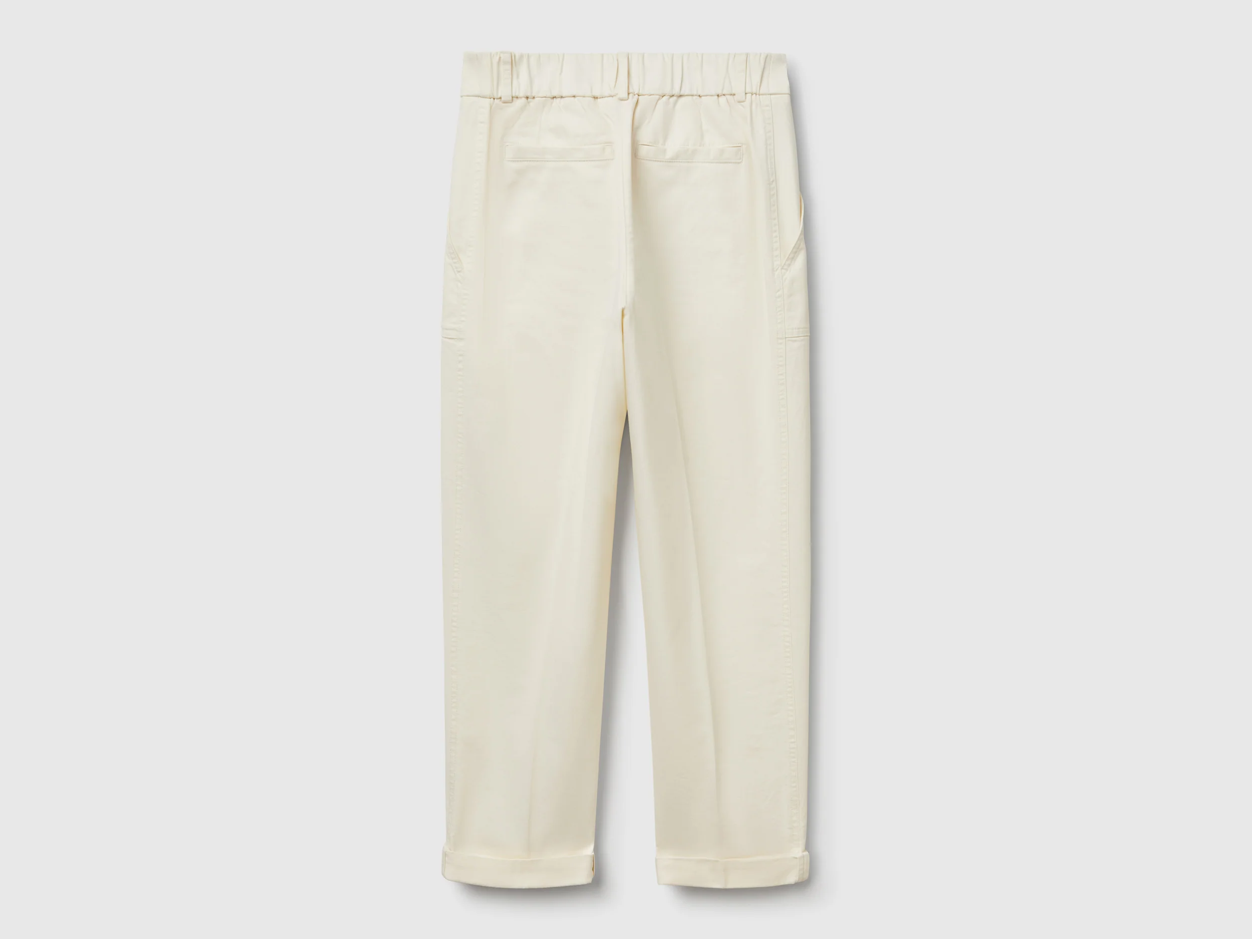 Pantaloni con risvolto in cotone stretch - Image 2