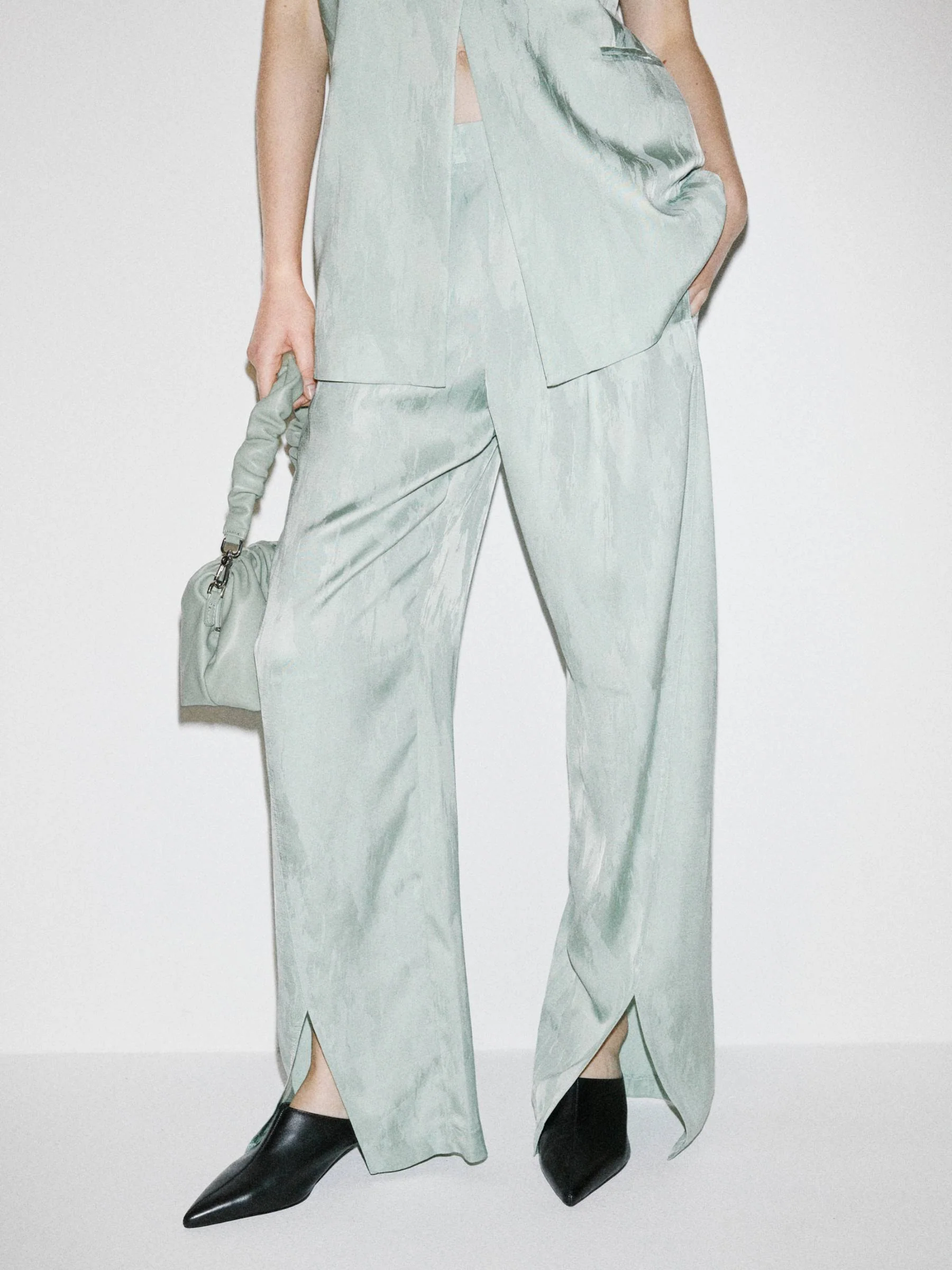 Pantaloni con spacchi - Image 2