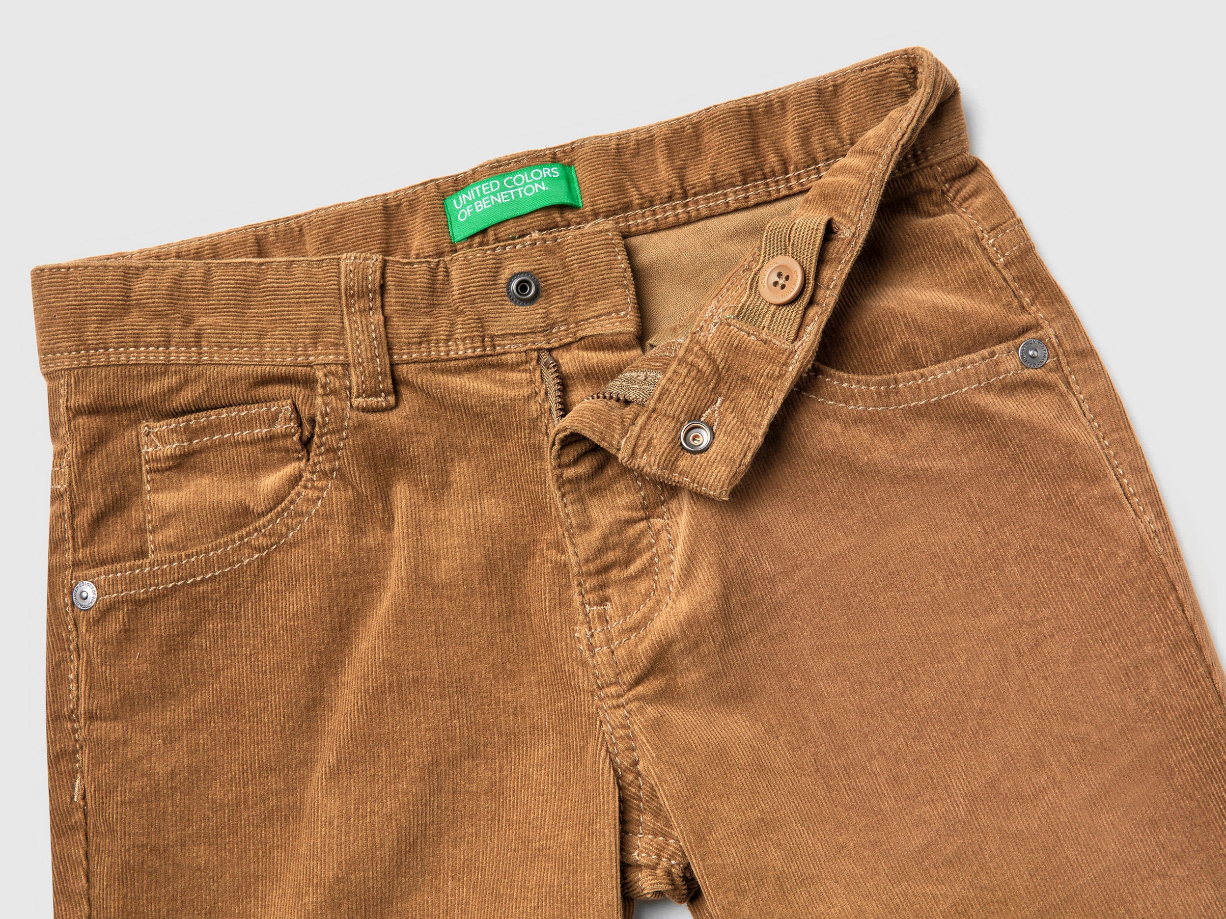 Pantaloni slim fit in velluto stretch - Image 3