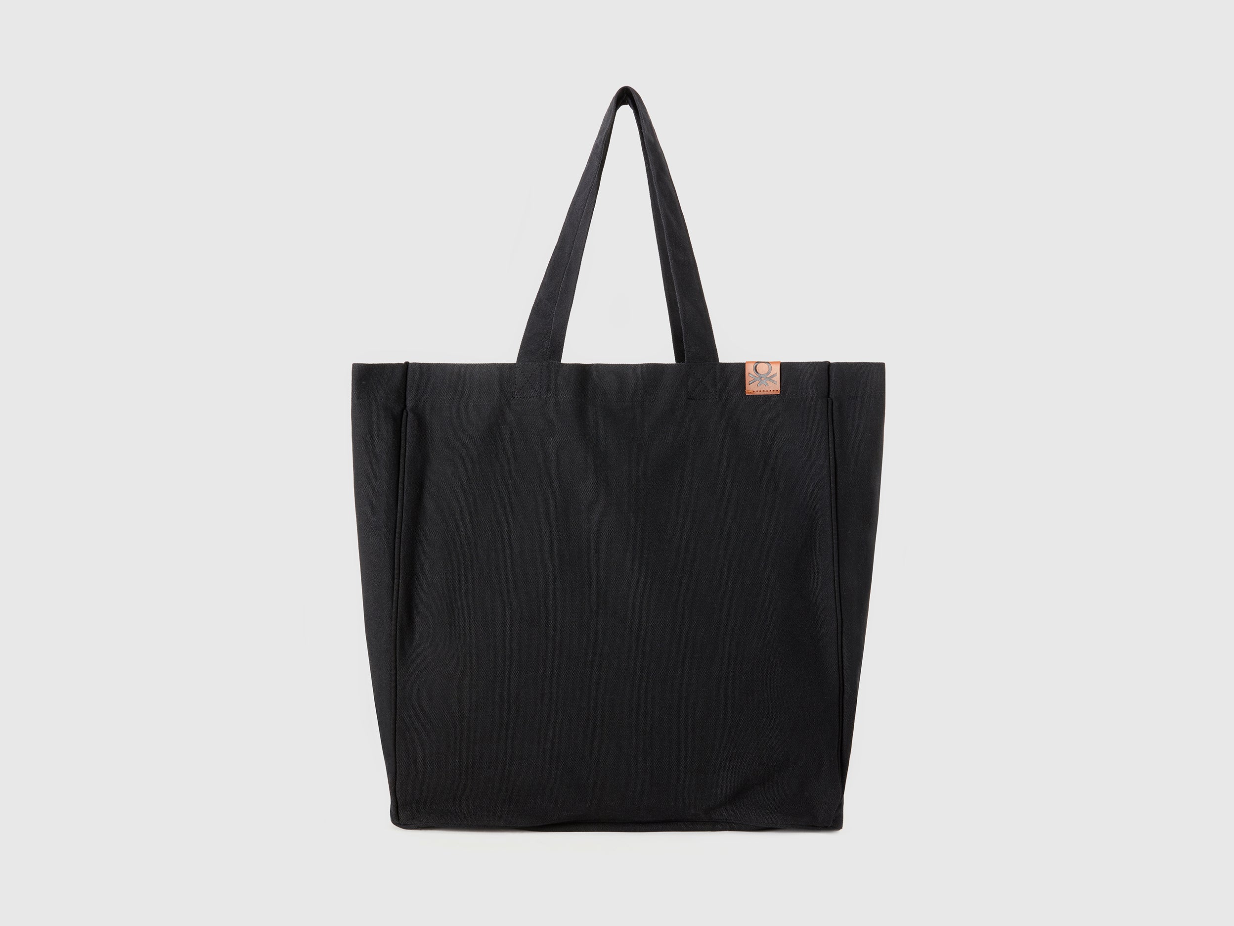 Shopping bag in canvas