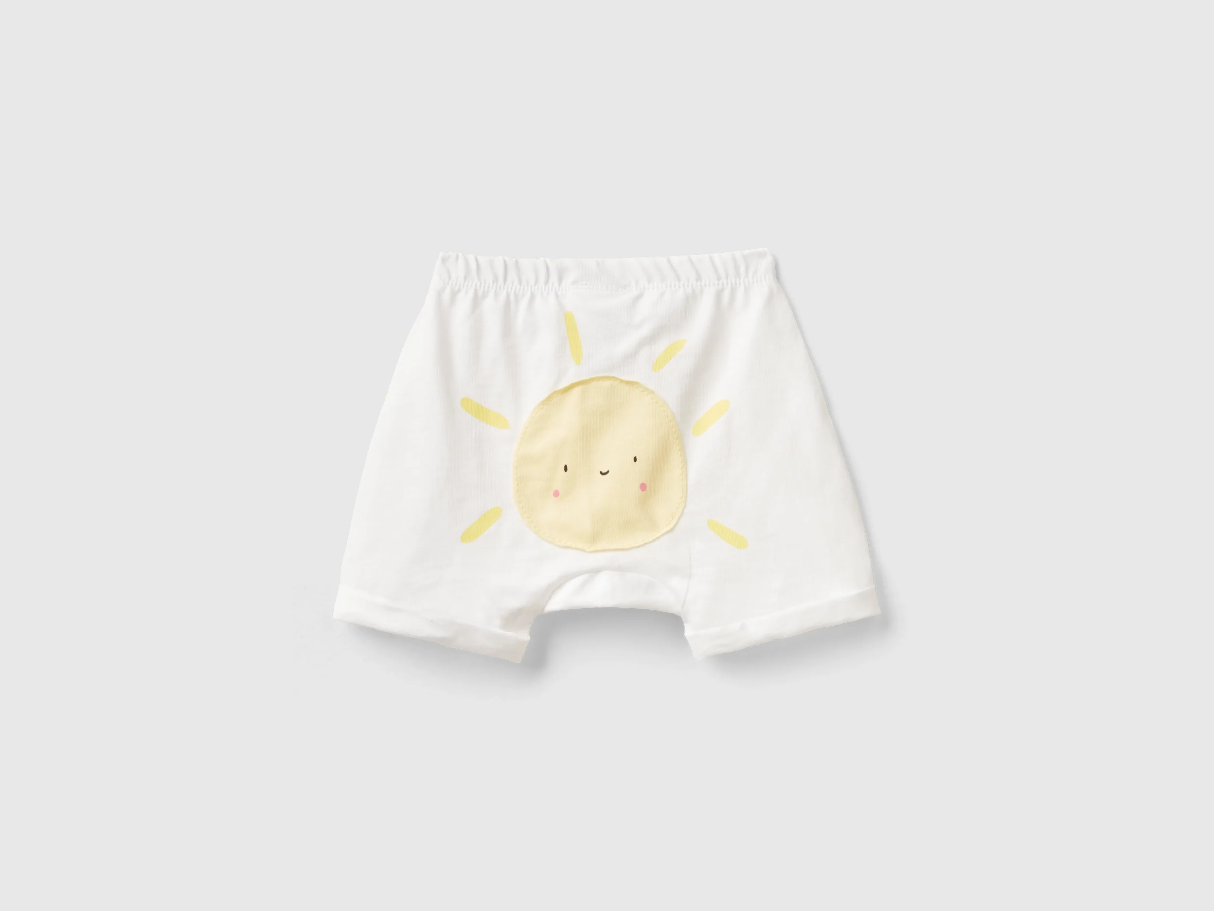 Shorts con patch sul retro - Image 2