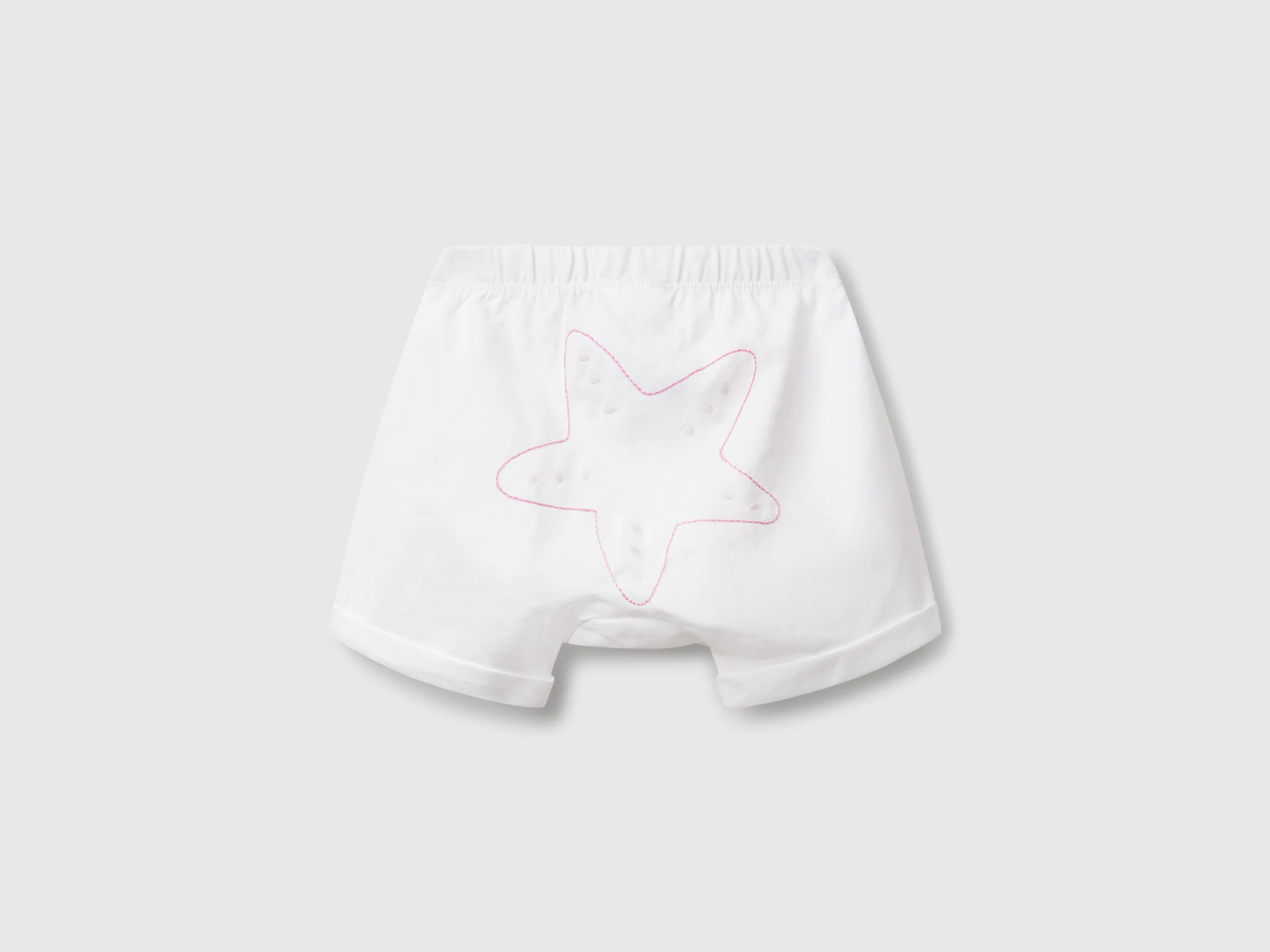 Shorts con patch sul retro - Image 2