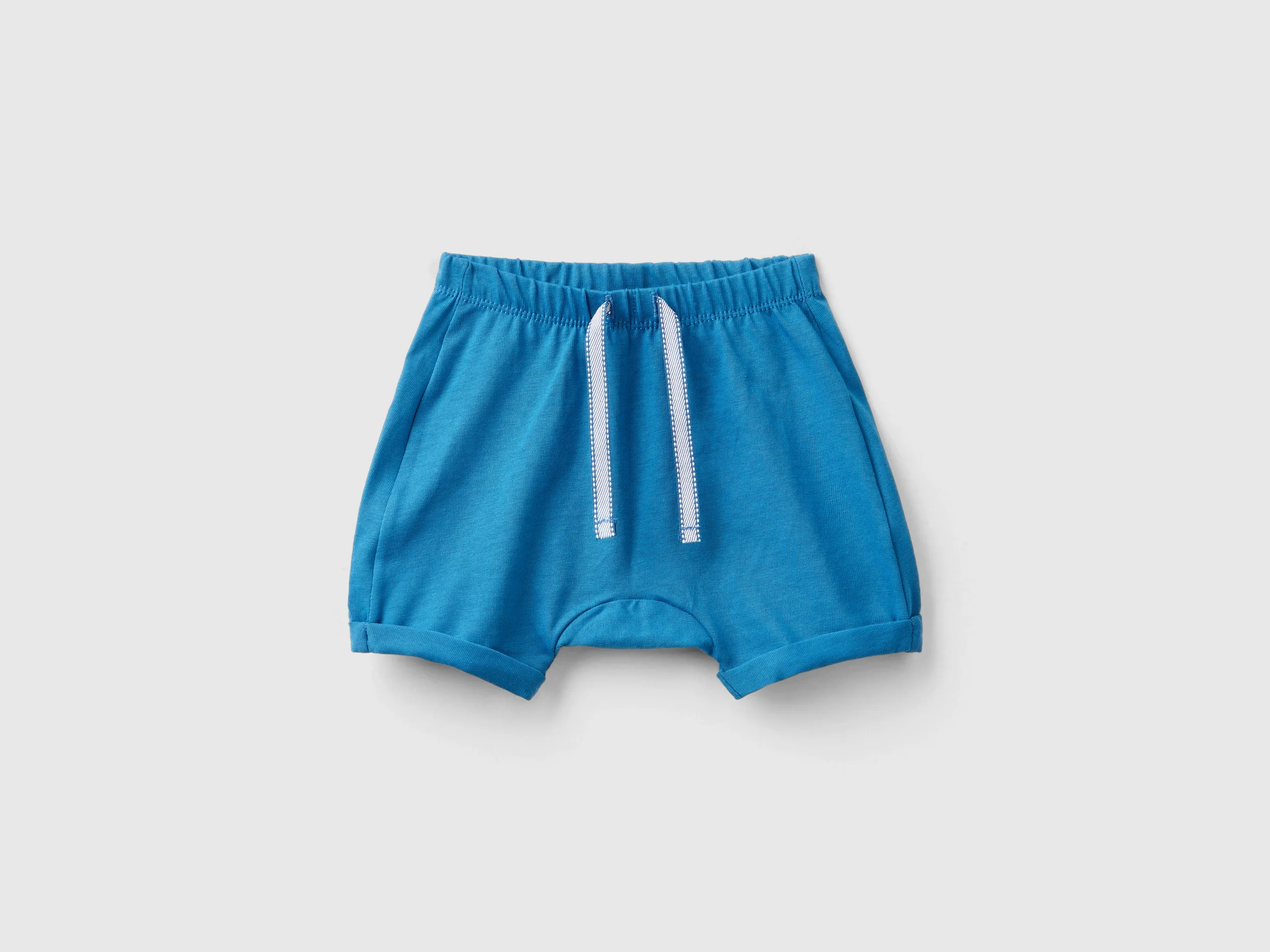 Shorts con patch sul retro