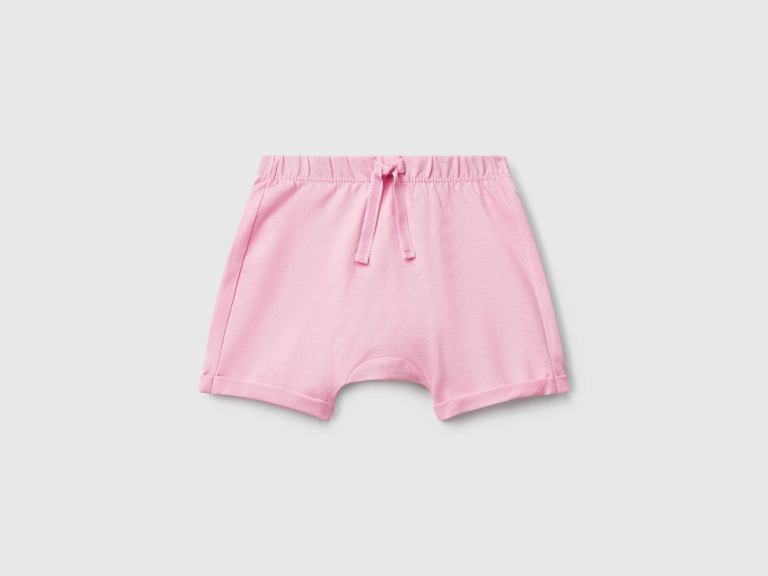 Shorts con patch sul retro