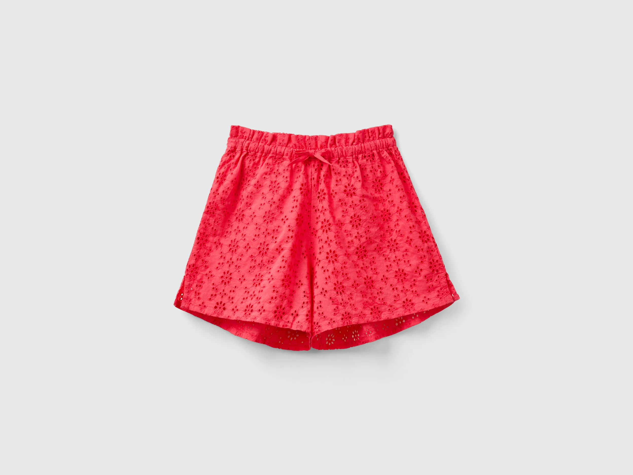 Shorts con ricami sangallo