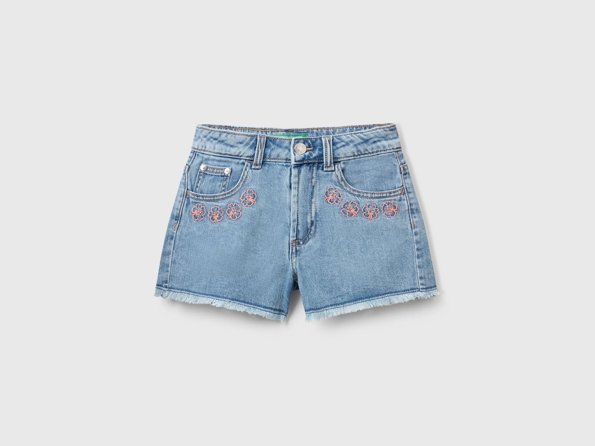 Shorts di jeans con ricami floreali