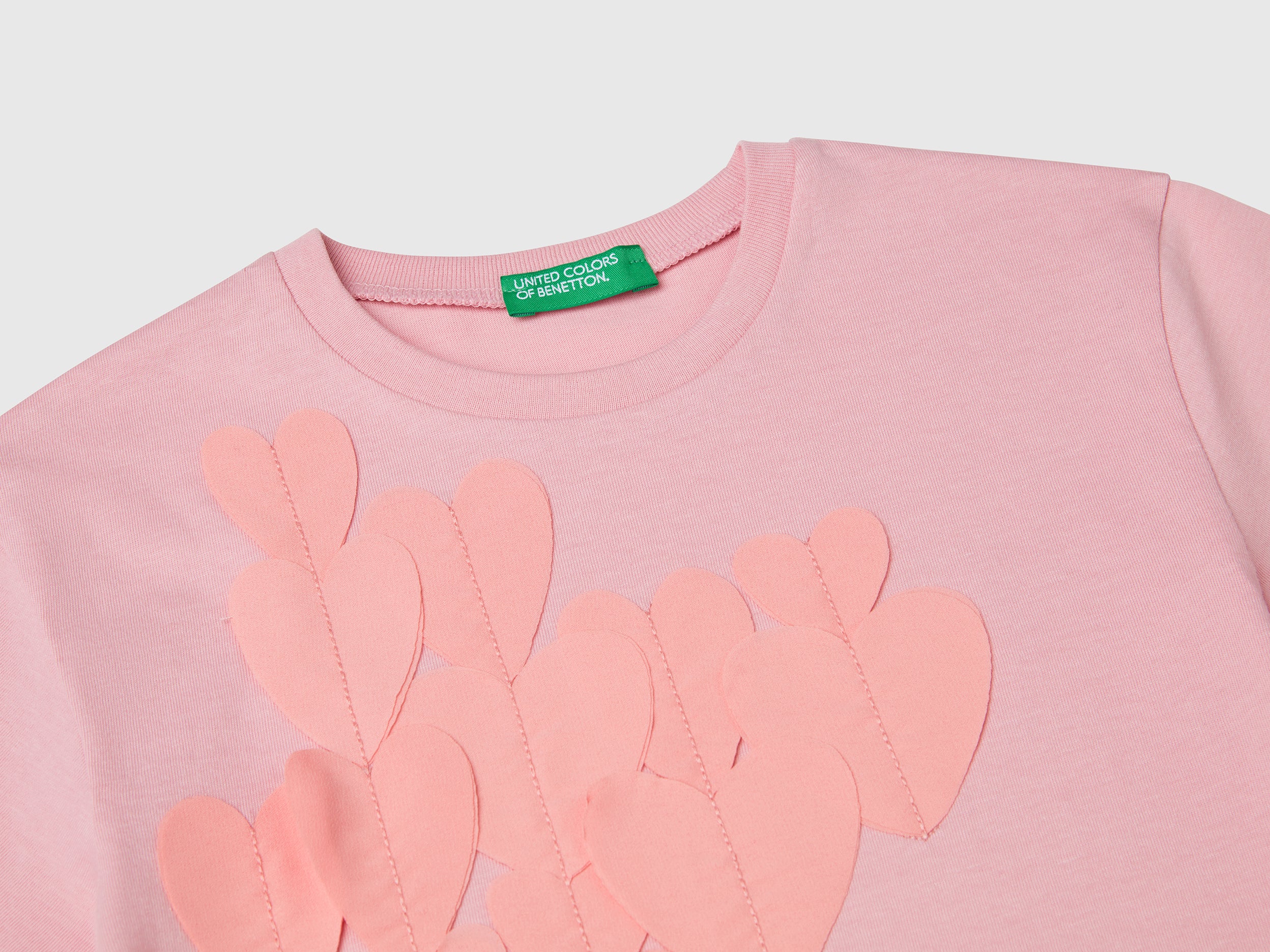 T-shirt con applicazioni - Image 3