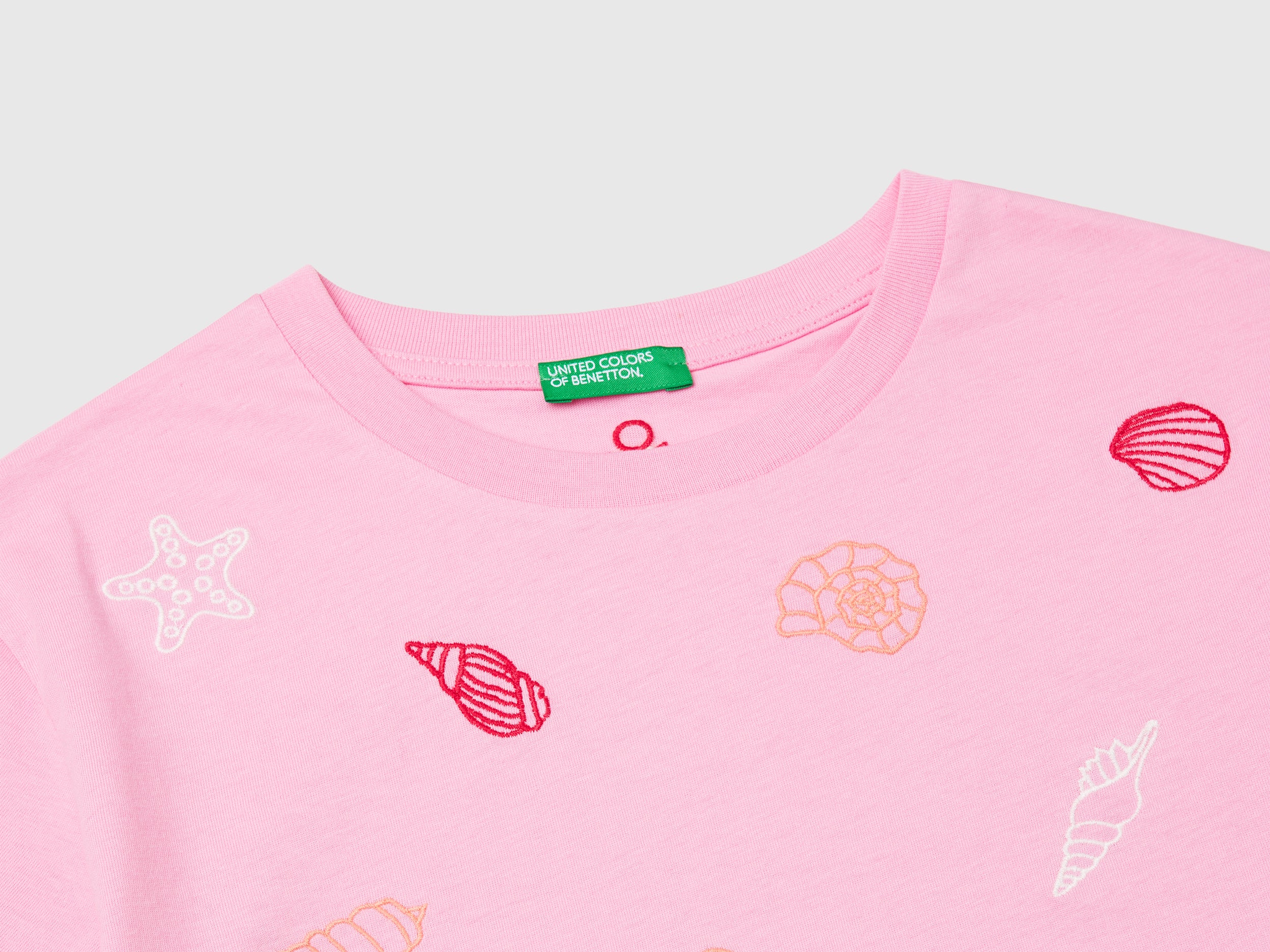 T-shirt con ricamo conchiglie - Image 3