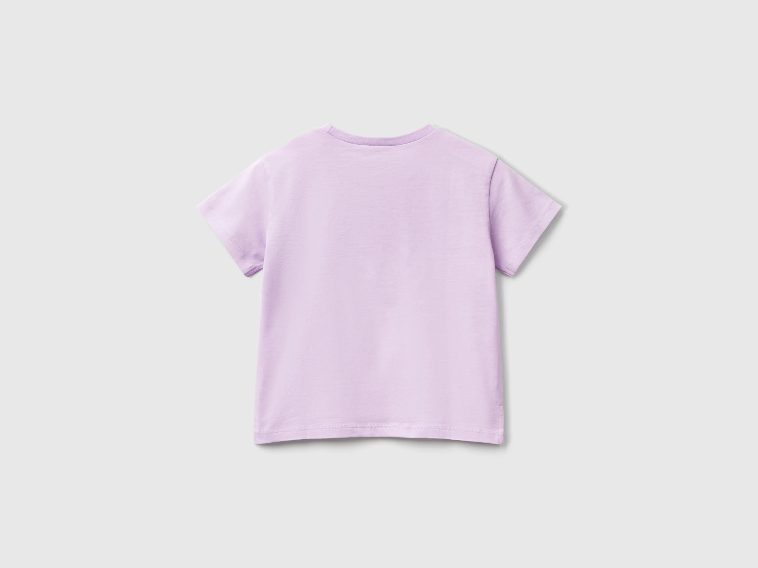 T-shirt con stampa e applicazione - Image 2