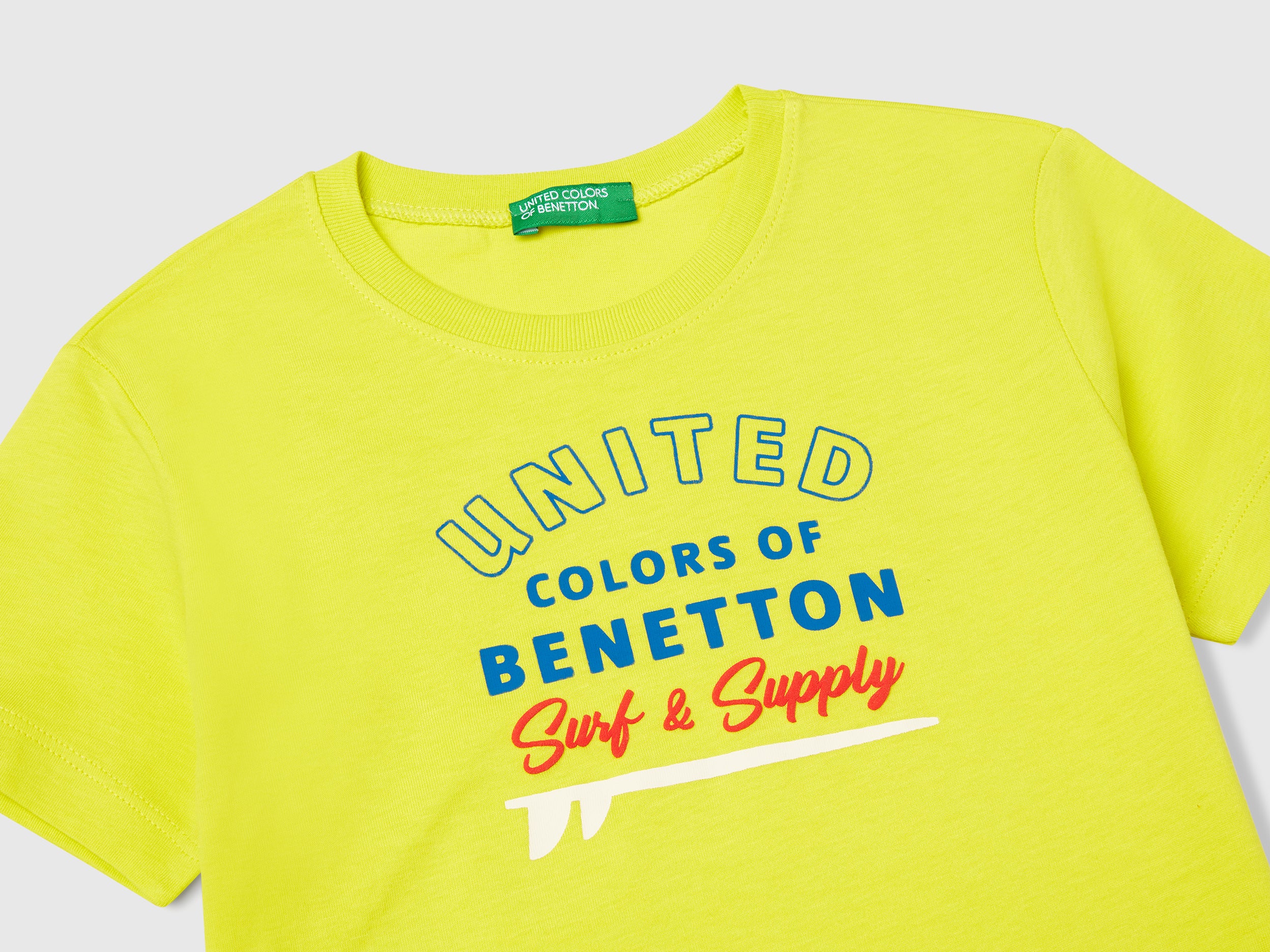 T-shirt con stampa e applicazione - Image 3