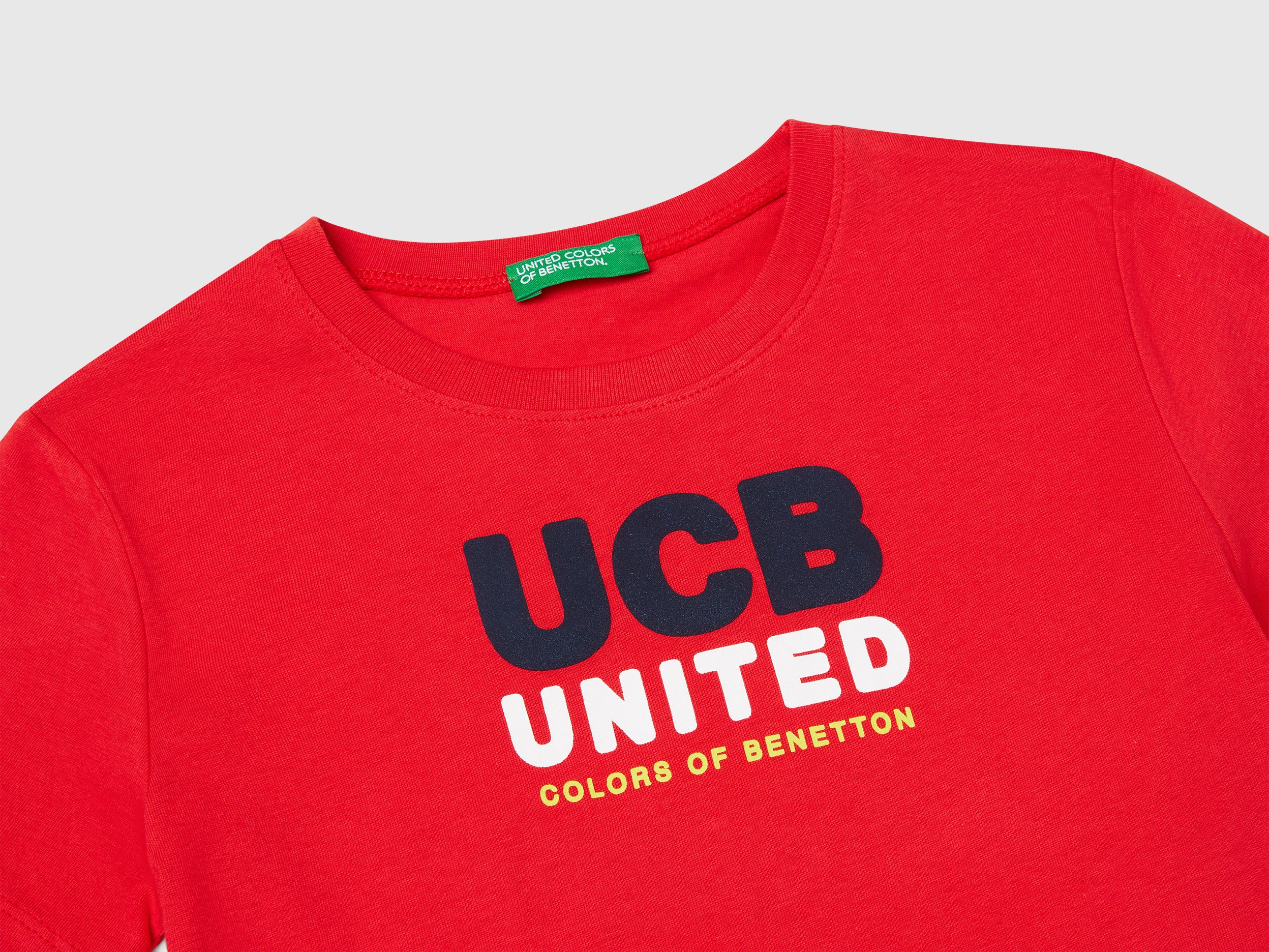 T-shirt con stampa e applicazione - Image 3