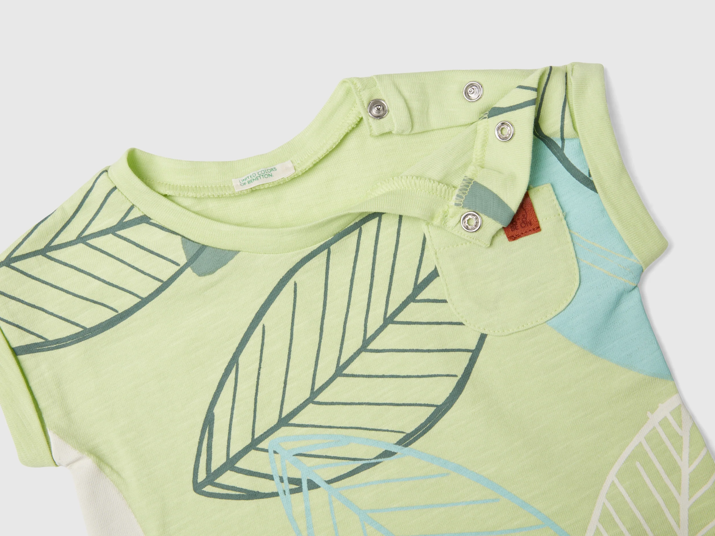 T-shirt con stampa esotica - Image 3
