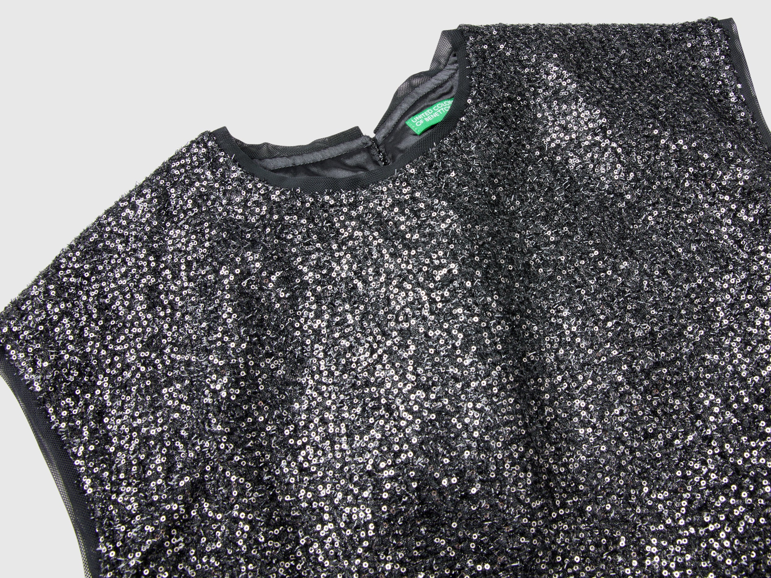 Top boxy fit con paillettes - Image 3